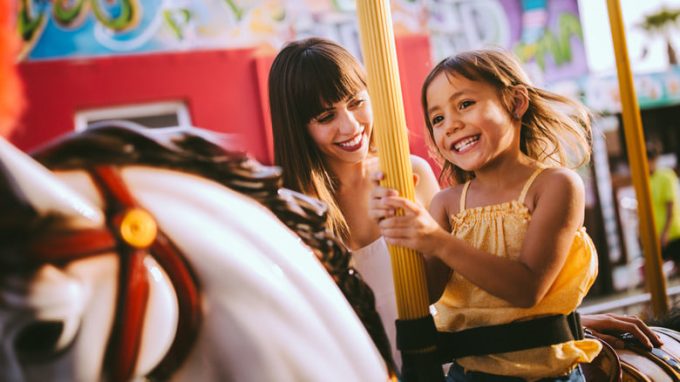 در زمان‌های خلوت یا جشنواره‌های تخفیف بروید